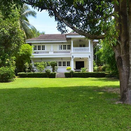 Baan Khun Nang Colonial Residence Mae Nam Exterior foto