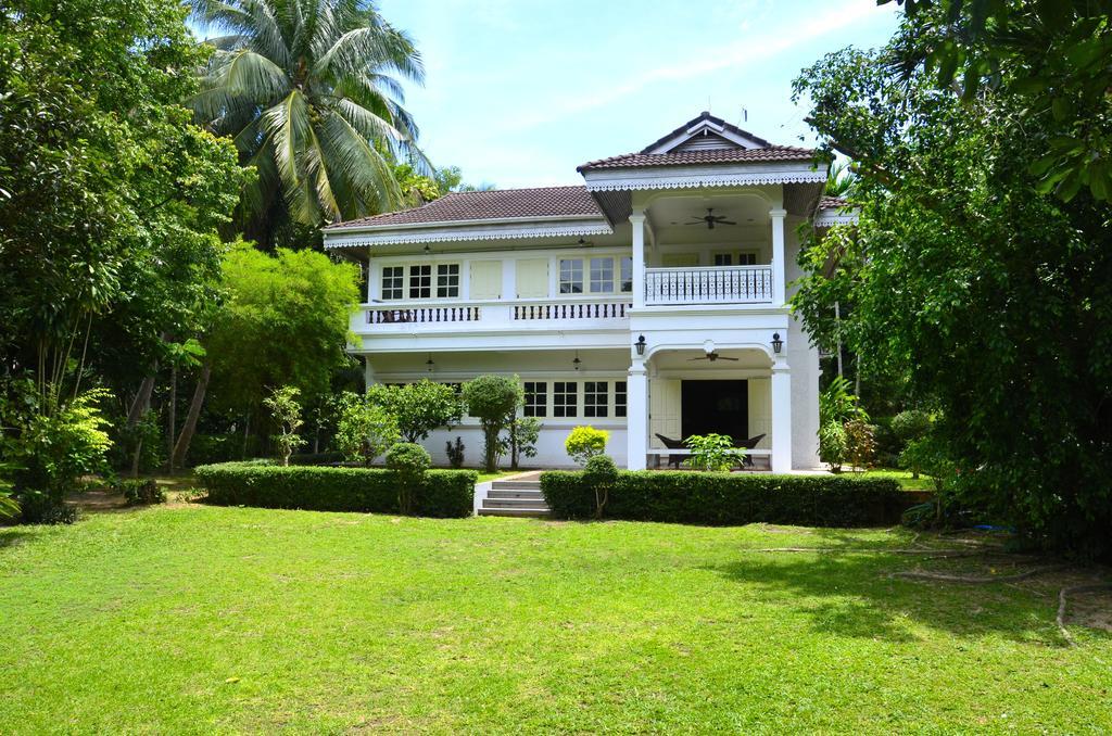 Baan Khun Nang Colonial Residence Mae Nam Exterior foto