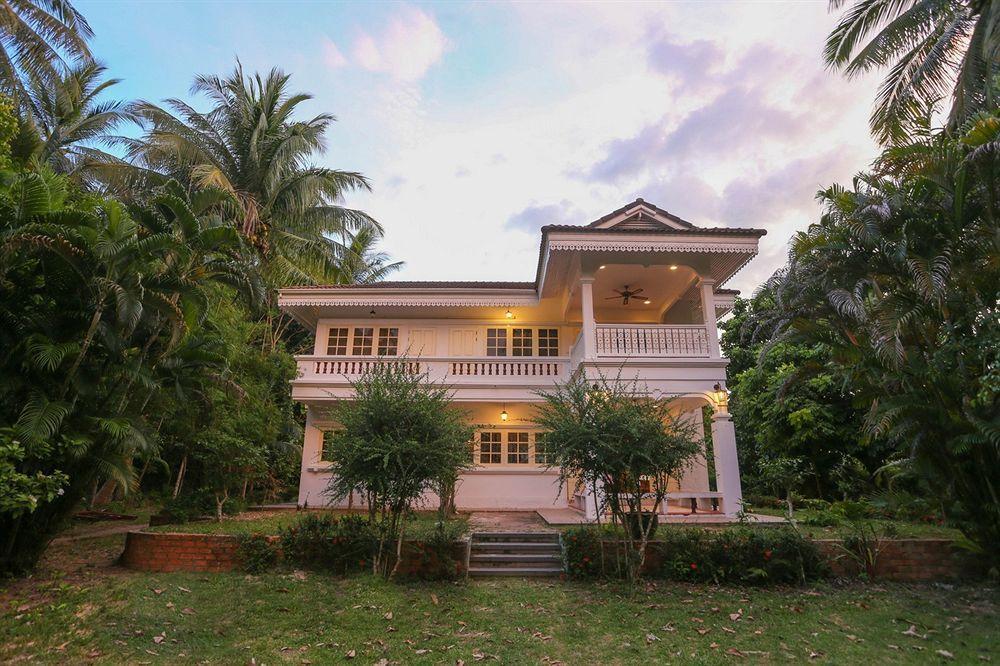 Baan Khun Nang Colonial Residence Mae Nam Exterior foto